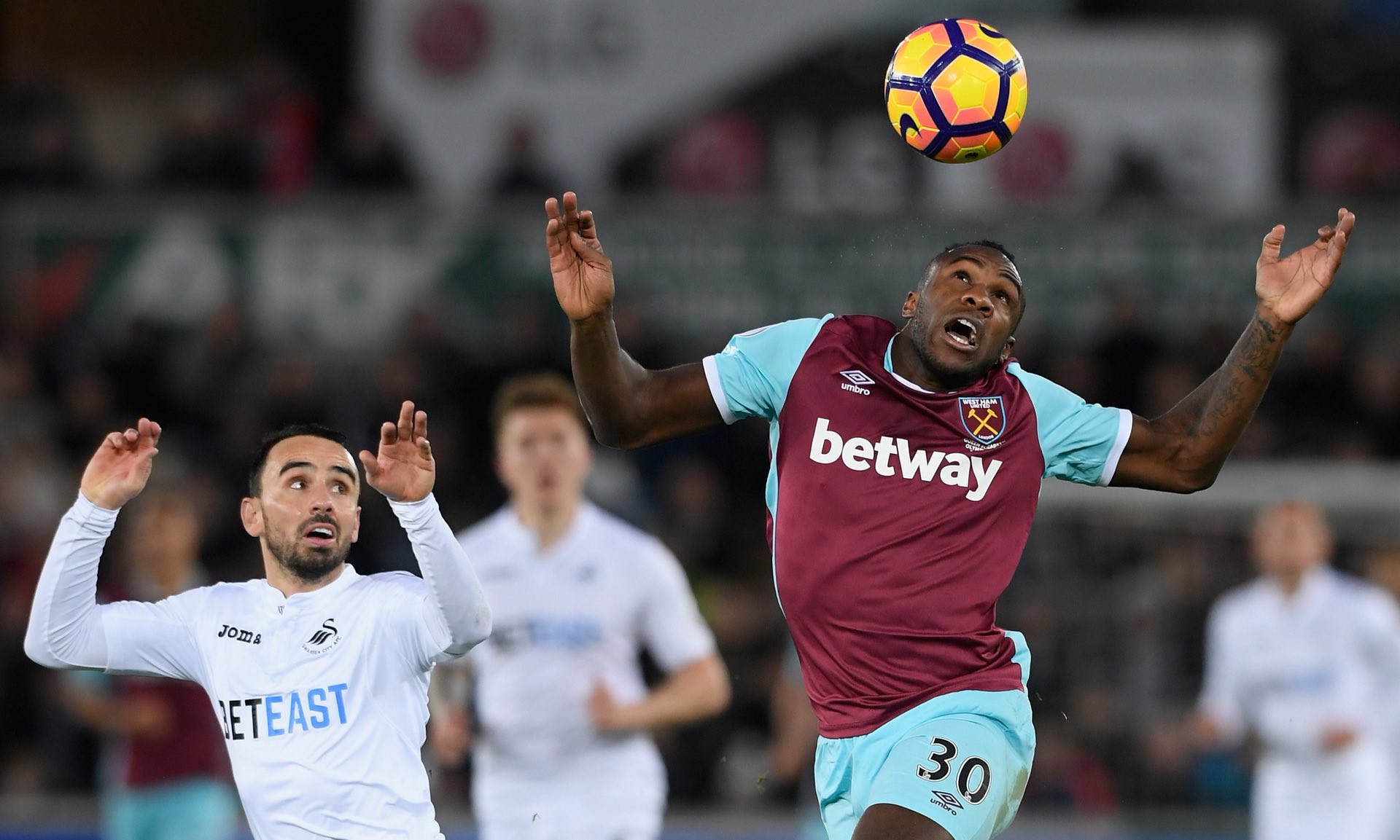 也是国际足 也是国际足