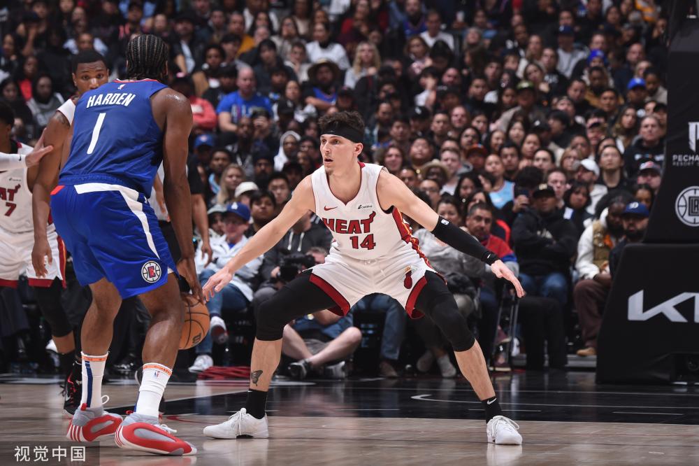 中所展现出 中所展现出